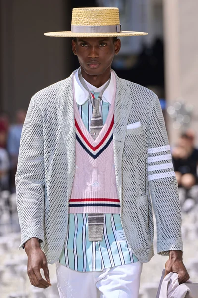 Look 14